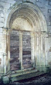Epailly : porte de la chapelle
