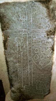 Le Créhac : pierre tombale