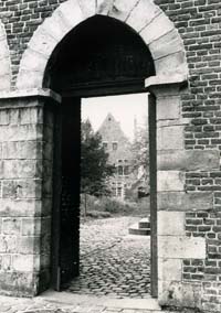Douai : Porche d'entrée dans la Maison du Temple - Cliché Marc de Vuyst