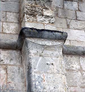 Montarouch : un chapiteau de la chapelle